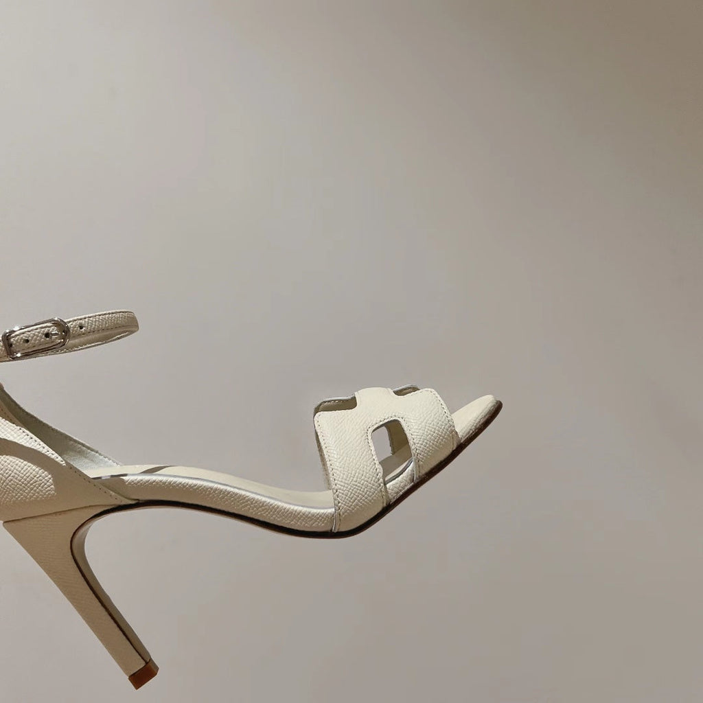 Hermes Premiere 105 Sandal in White Cream Grained Calfskin