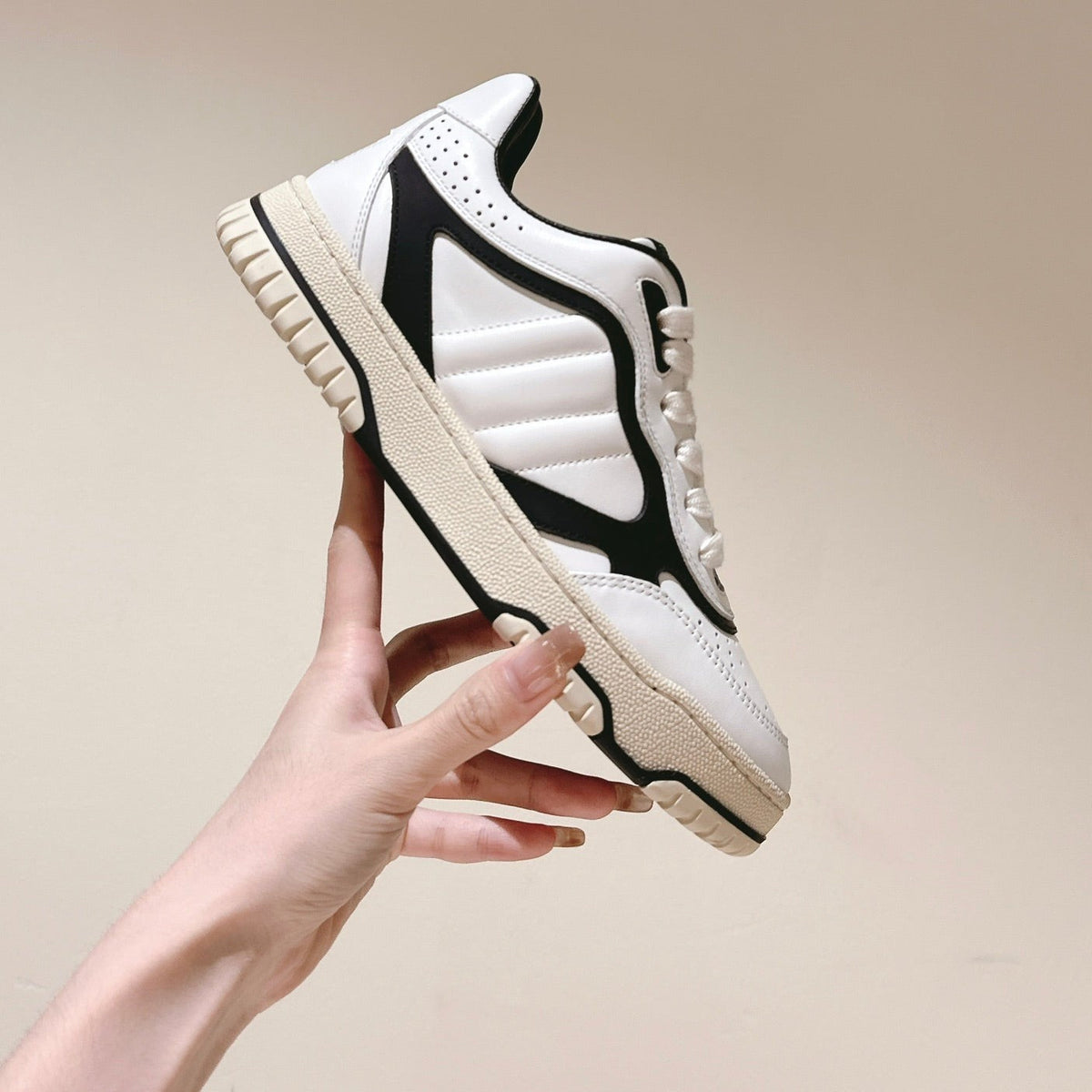 Gucci Retro Sneakers White Black