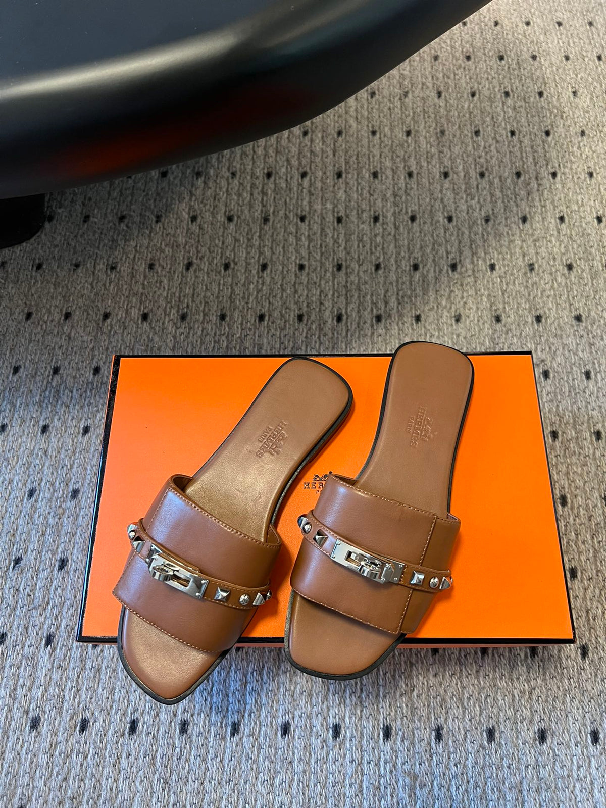 Hermes Giulia Flat Sandal in Bronze Brown Calfskin