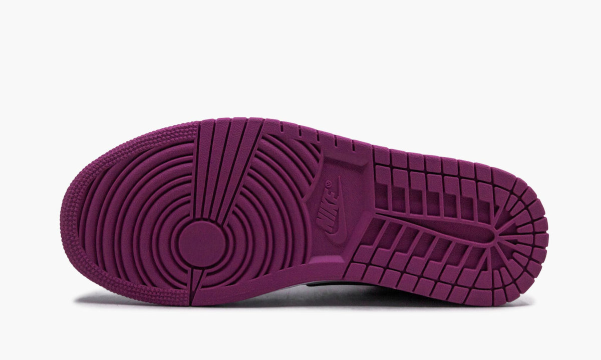 Air Jordan 1 Low SE "Fuchsia" Sneakers