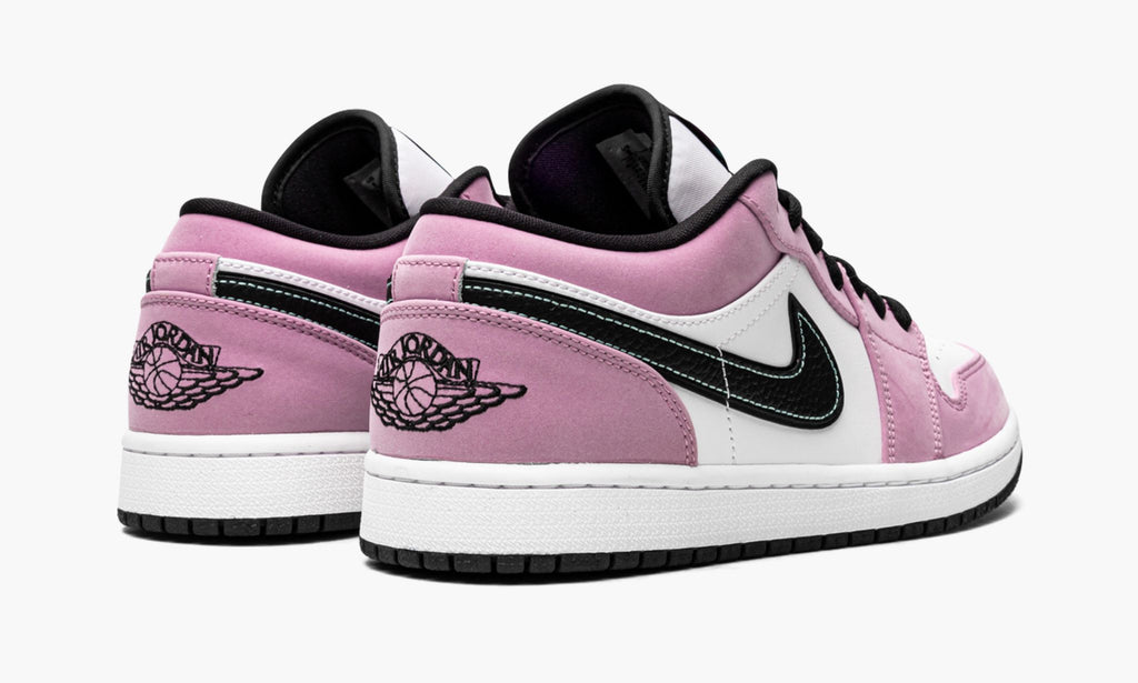 Air Jordan 1 Low SE "Violet Shock" Sneakers