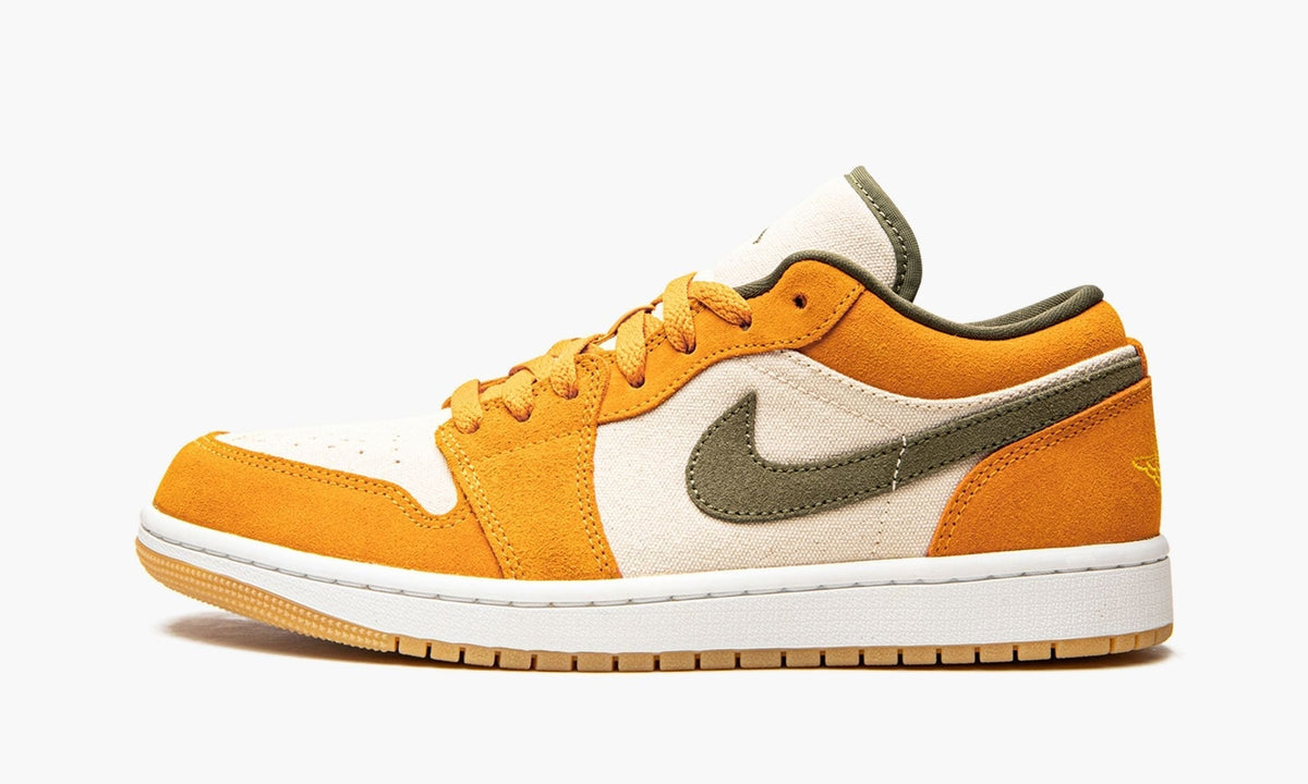 Air Jordan 1 Low SE Light Curry Sneakers