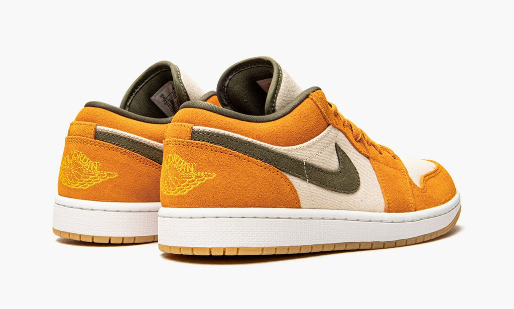Air Jordan 1 Low SE Light Curry Sneakers