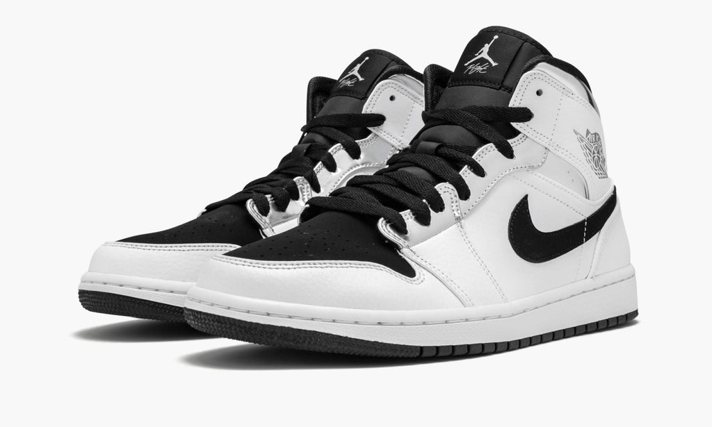 Air Jordan 1 Mid Alternate Think 16 Sneakers