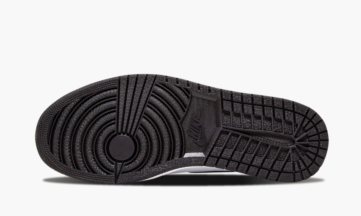 Air Jordan 1 Retro High Sneakers