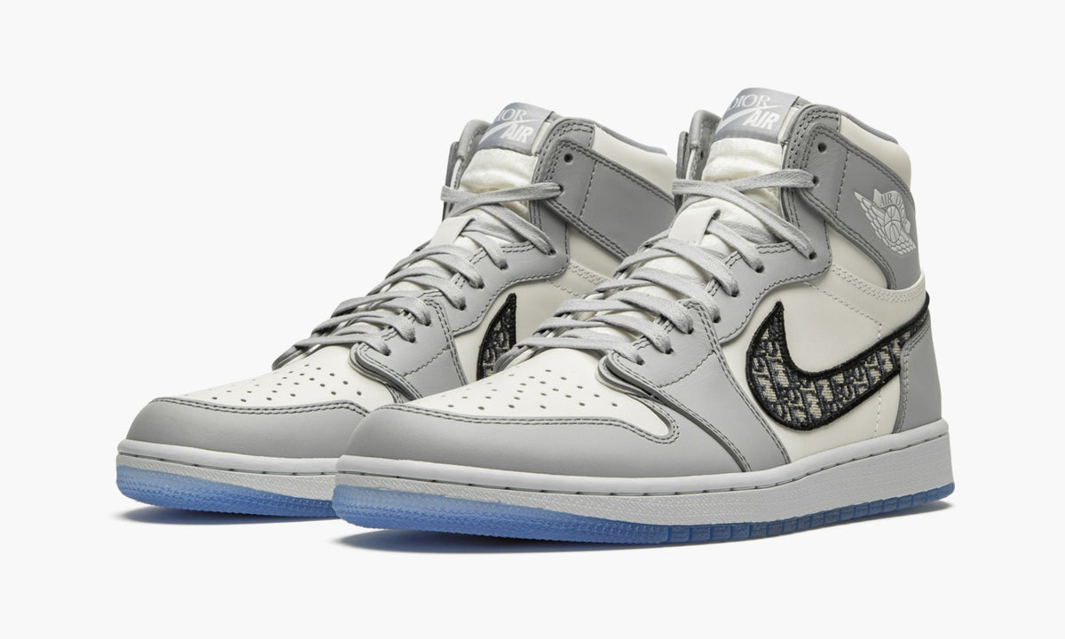 Air Jordan 1 Retro High Dior Sneakers