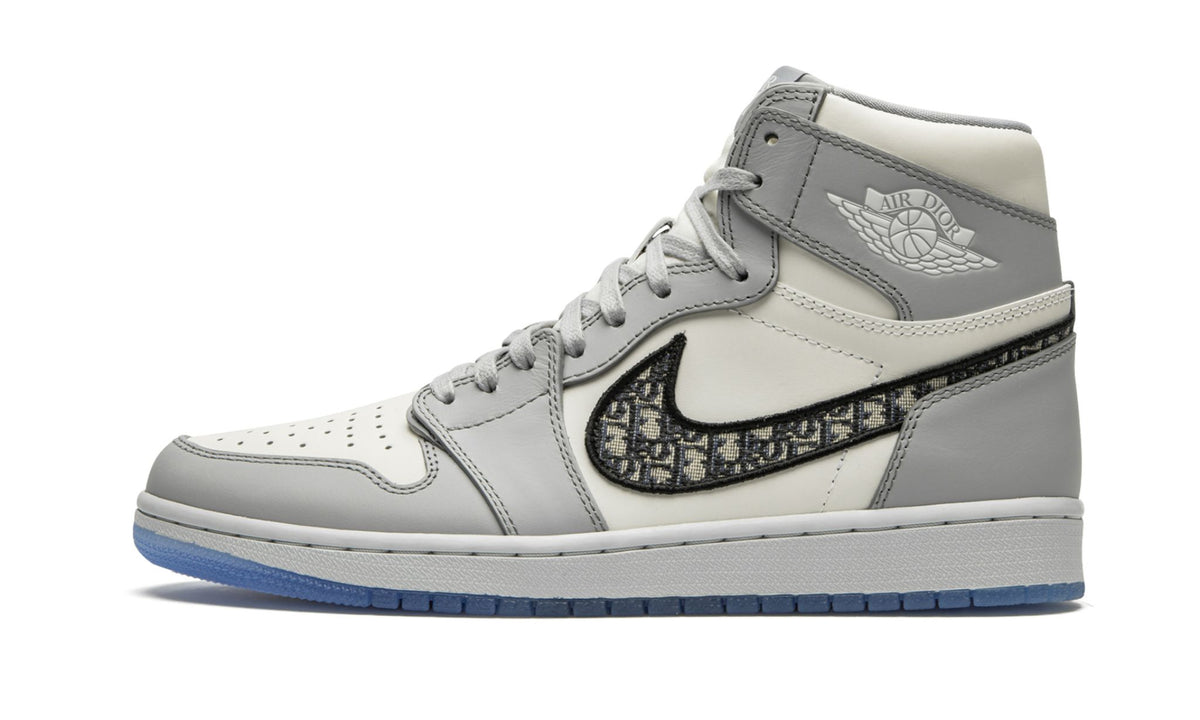 Air Jordan 1 Retro High Dior Sneakers
