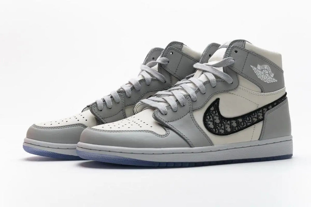 Air Jordan 1 Retro High Dor Sneakers