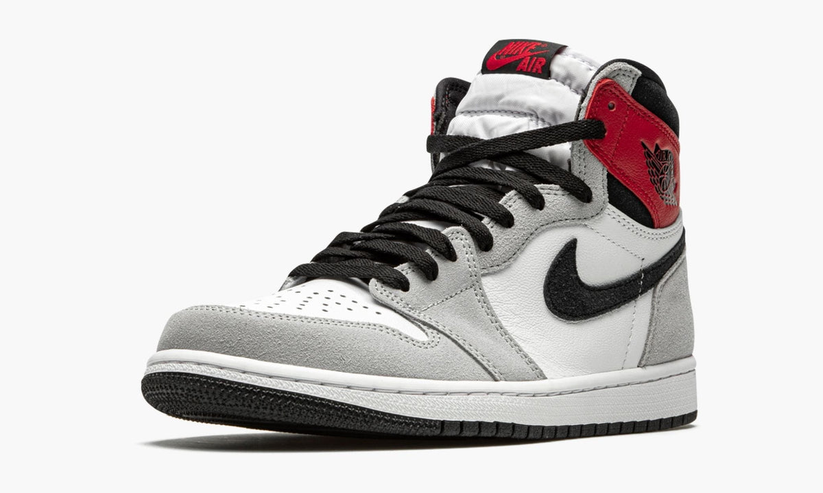 Air Jordan 1 Retro High OG Light Smoke Grey Sneakers