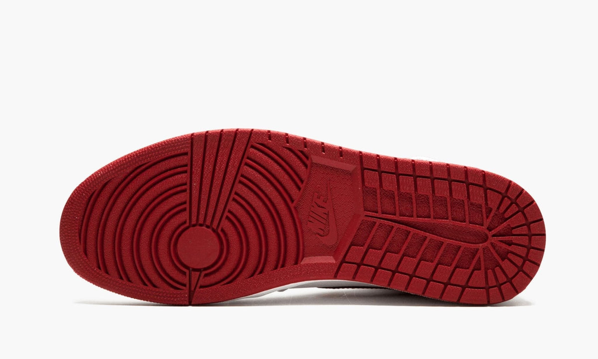 Air Jordan 1 Retro High OG Metallic Red Sneakers