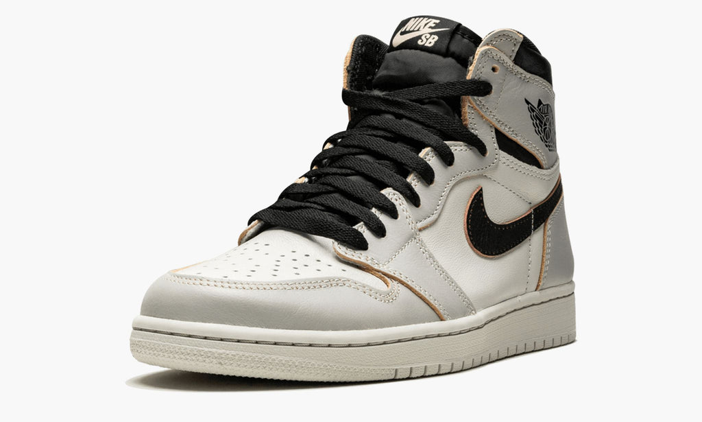 Air Jordan 1 SB Retro High OG "NYC to Paris" Sneakers