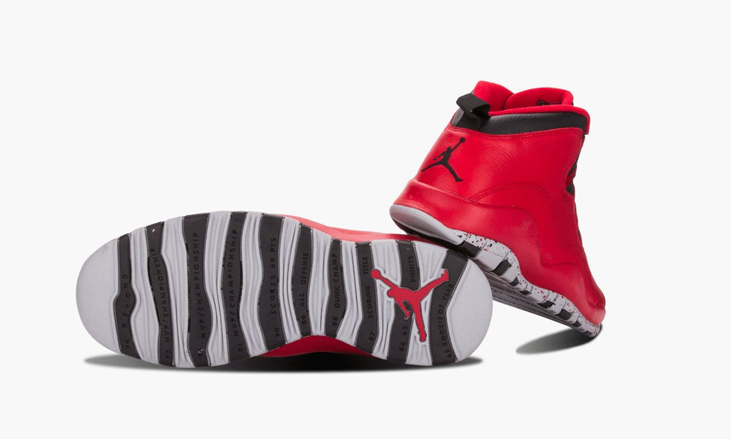 Air Jordan 10 Retro 30th Bulls Over Broadway Sneakers