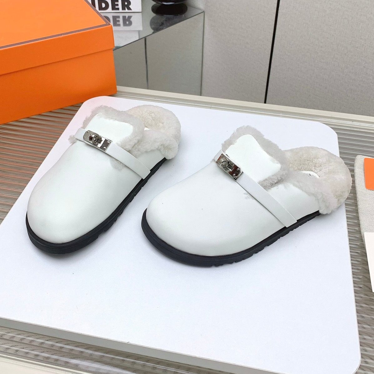 Hermes Slip-On Mule in White Calfskin and Shearling Lining