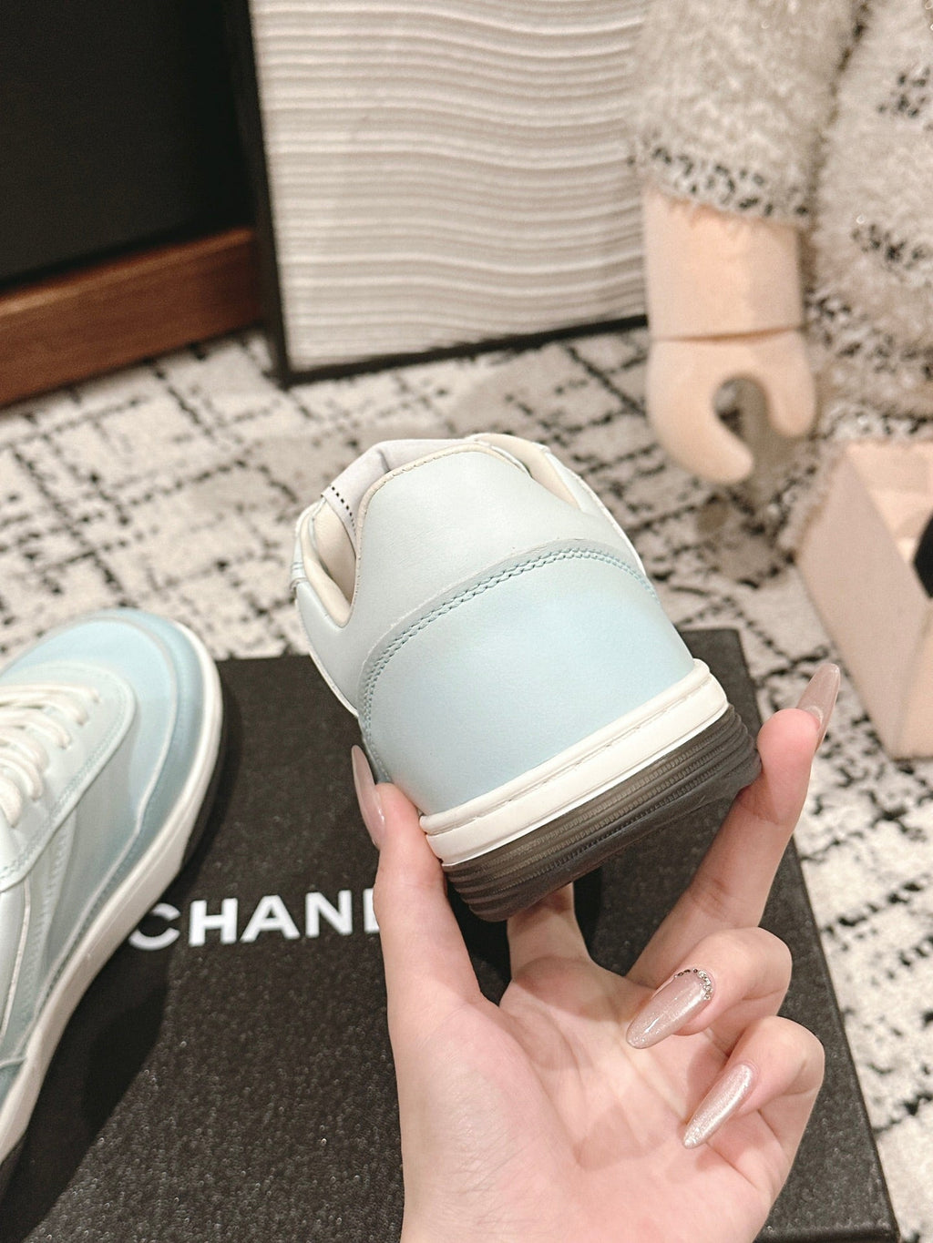 Chanel Sneaker in Blue Pastel Hand-Polished Calfskin 977829