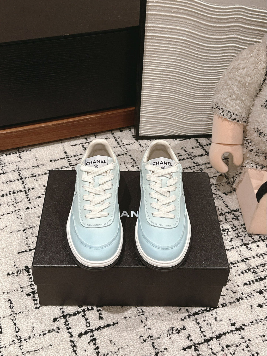 Chanel Sneaker in Blue Pastel Hand-Polished Calfskin 977829