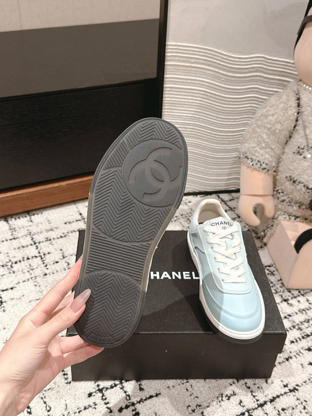 Chanel Sneaker in Blue Pastel Hand-Polished Calfskin 977829