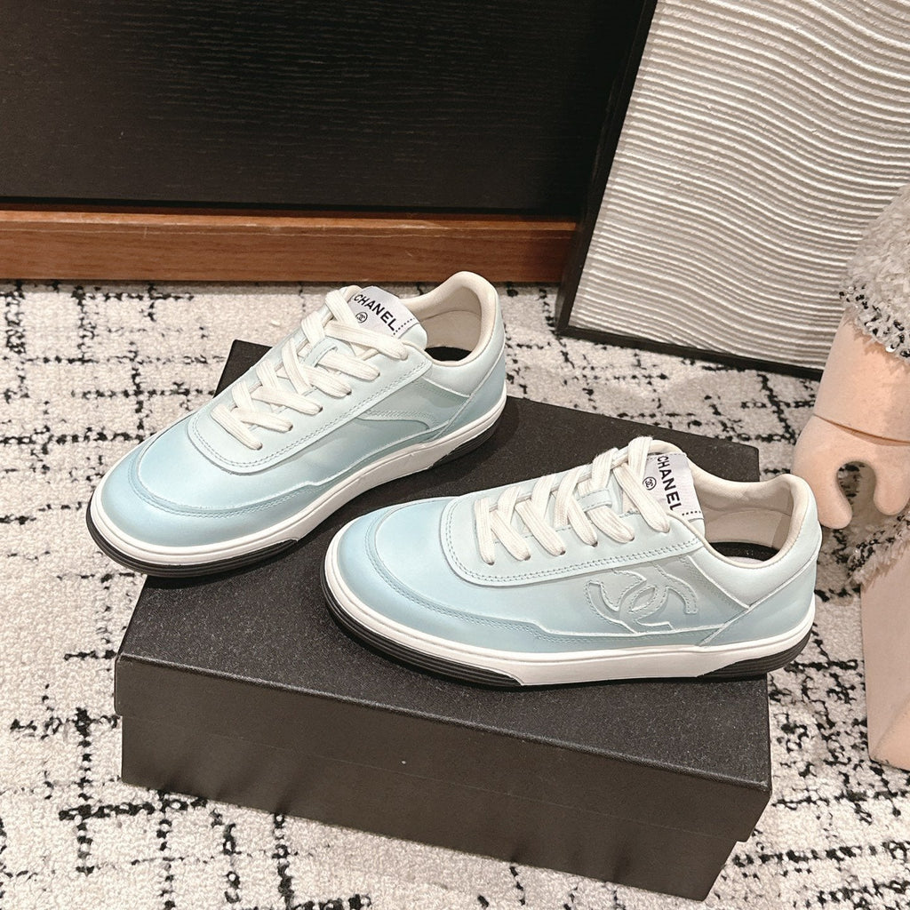 Chanel Sneaker in Blue Pastel Hand-Polished Calfskin 977829