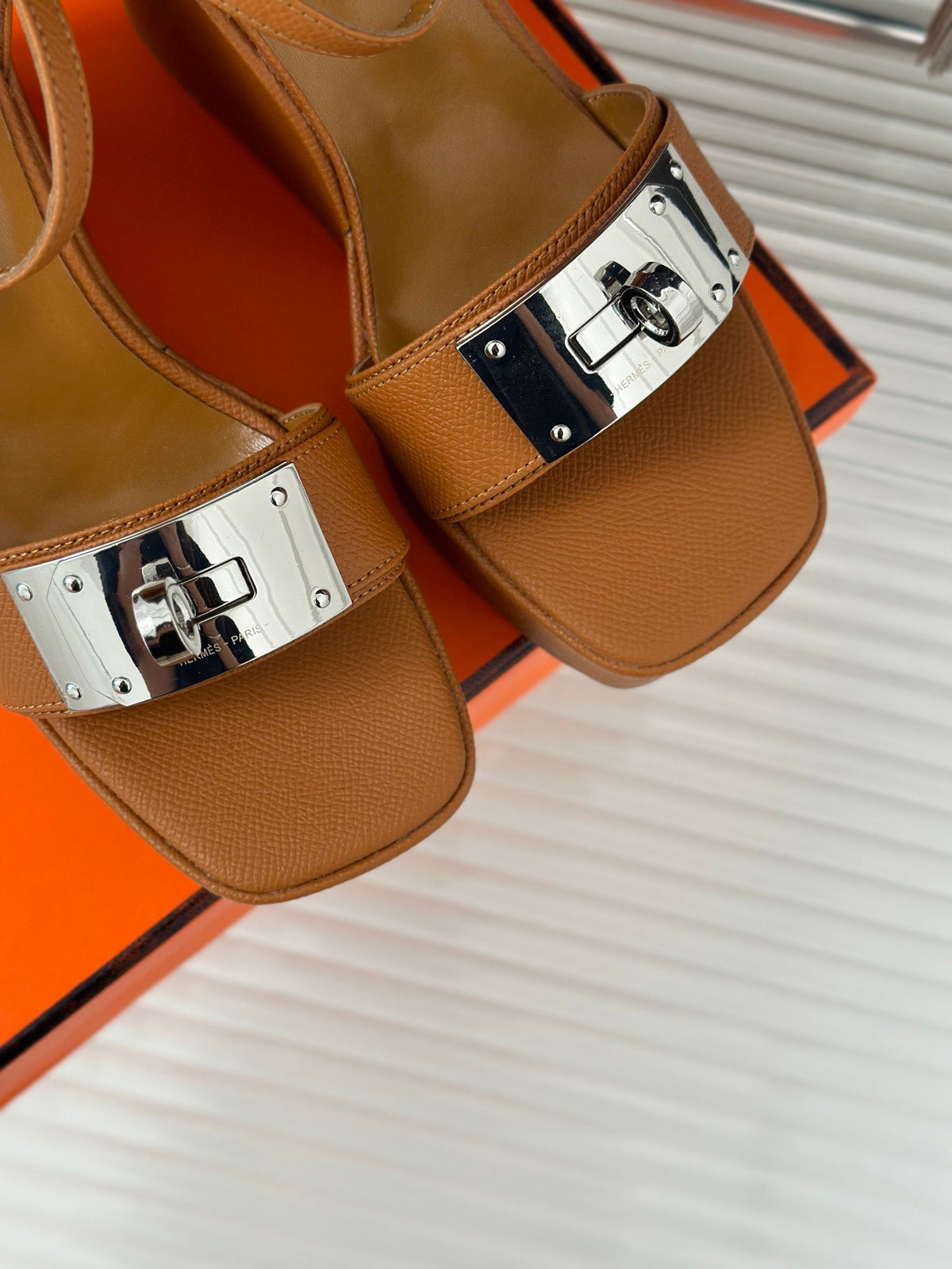Hermes Wedges Sandals Tawny Lambskin