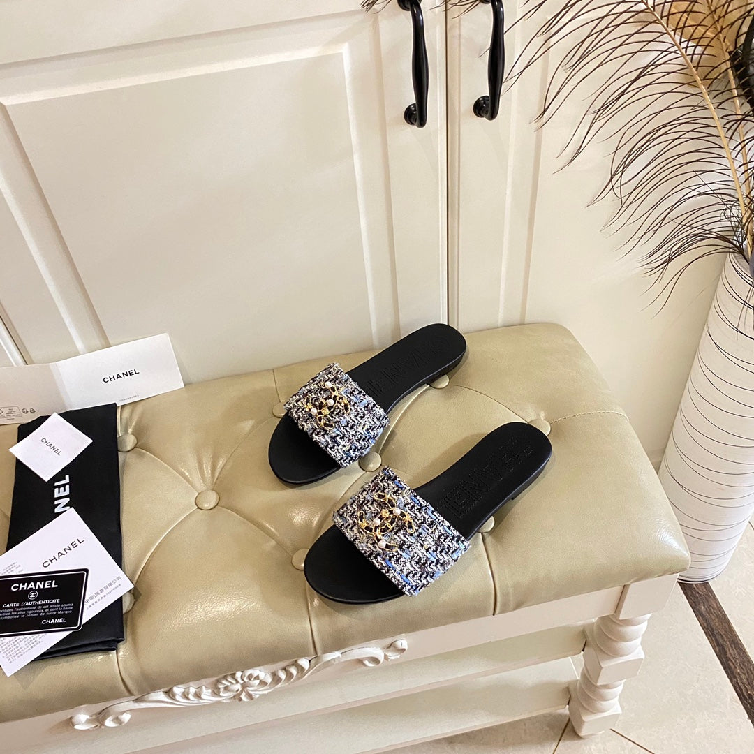 Chanel Slippers in Multicolor Tweed Mule