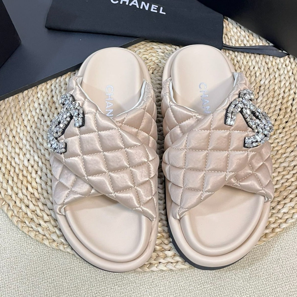 Chanel Women's Slippers with Two Crossed Straps Sheepskins Beige Cream