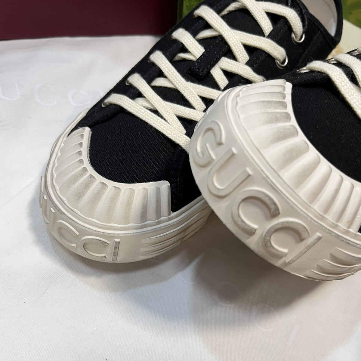 Gucci Sneaker Julio Canvas Sneakers Black