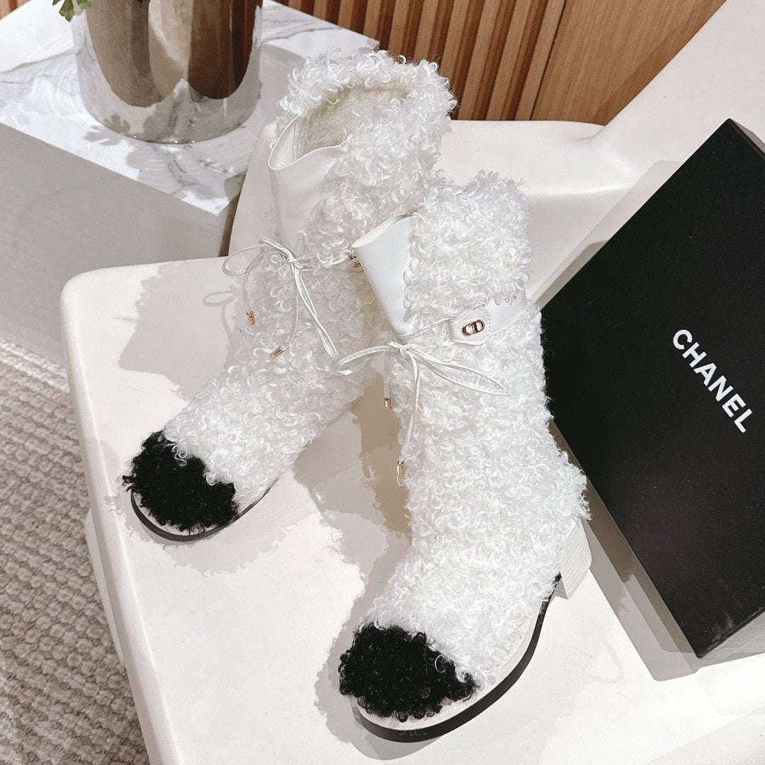Chanel Short Boots in White Lamb Fur and Lambskin 962188