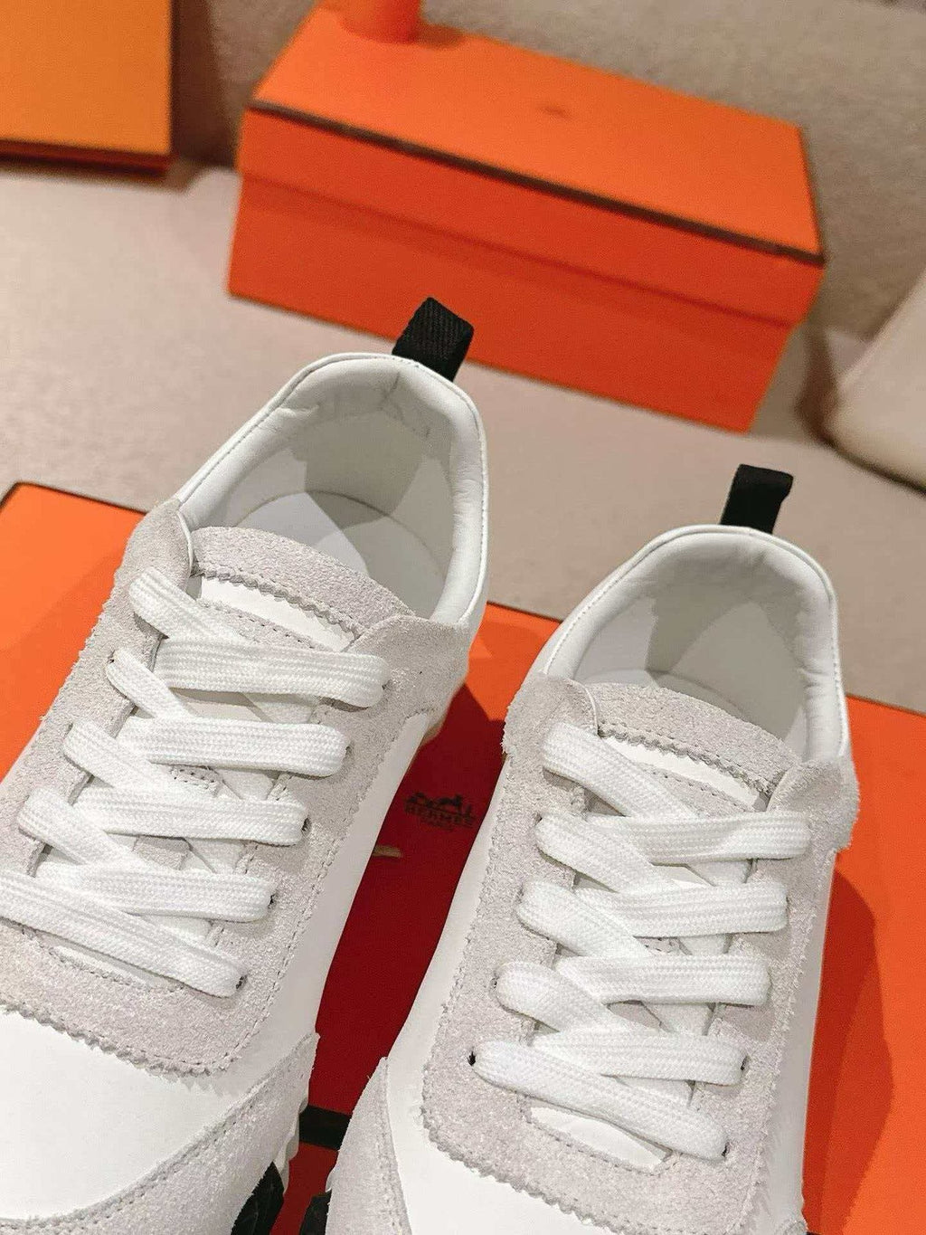 Men’s White and Gray Low-Top Sneakers — detail