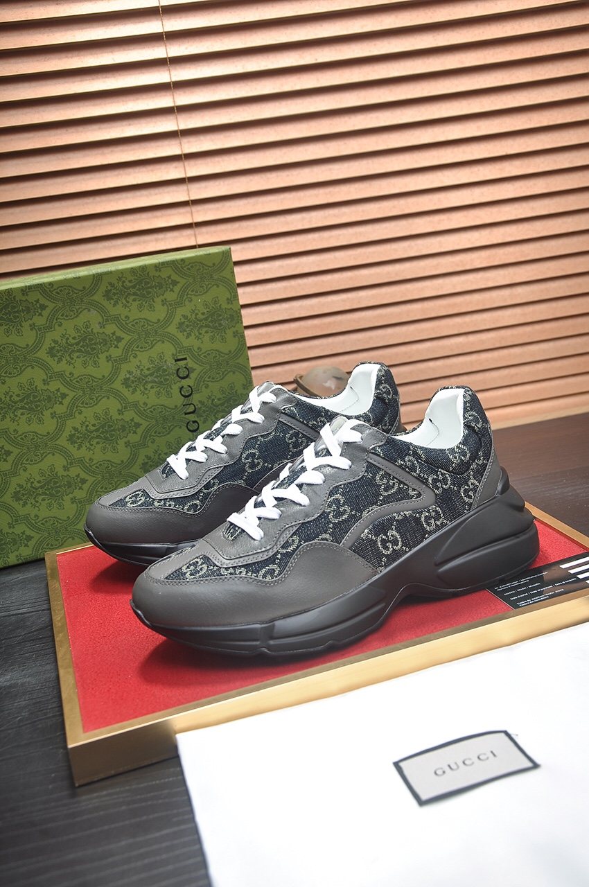 Gucci Black GG Pattern Sneakers — front