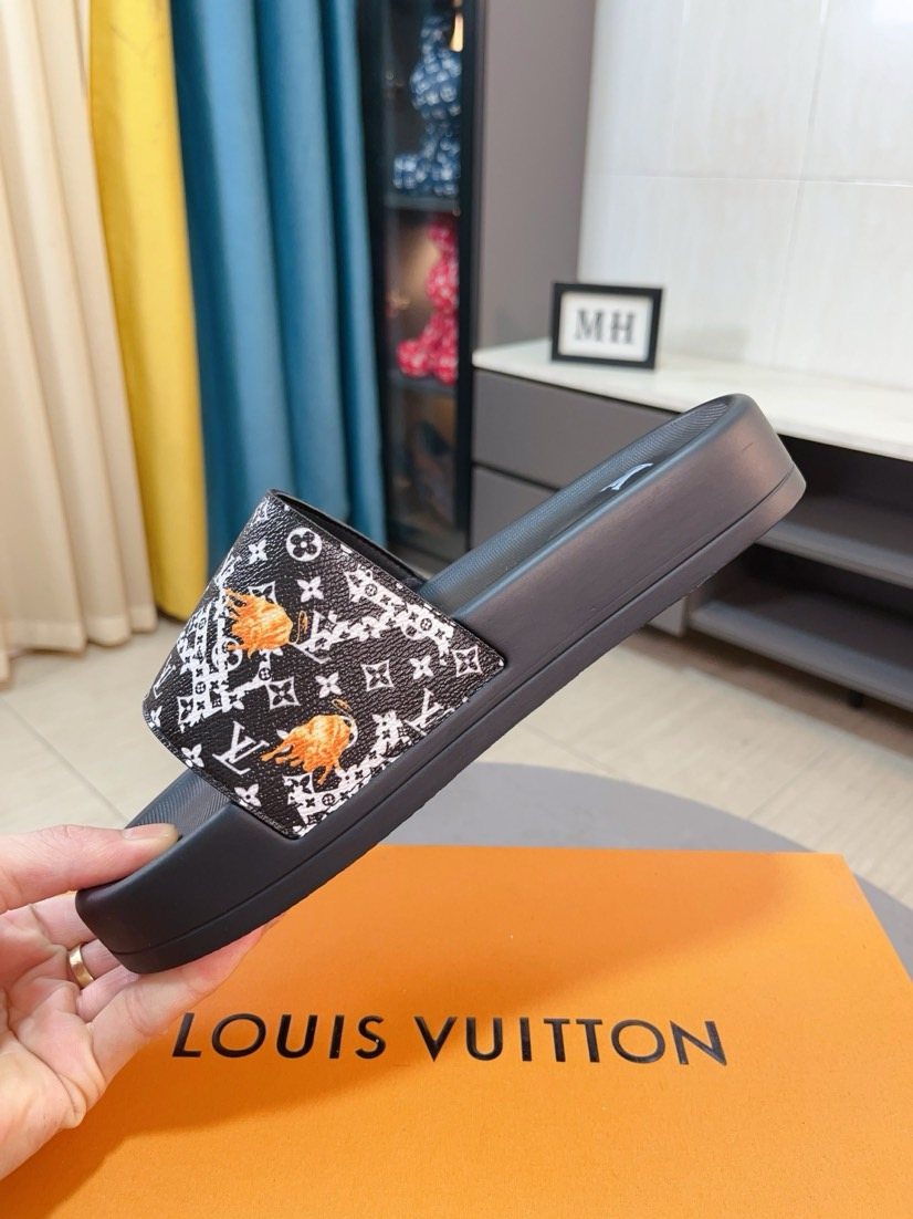 Louis Vuitton Patterned Strap Slide Sandals — side