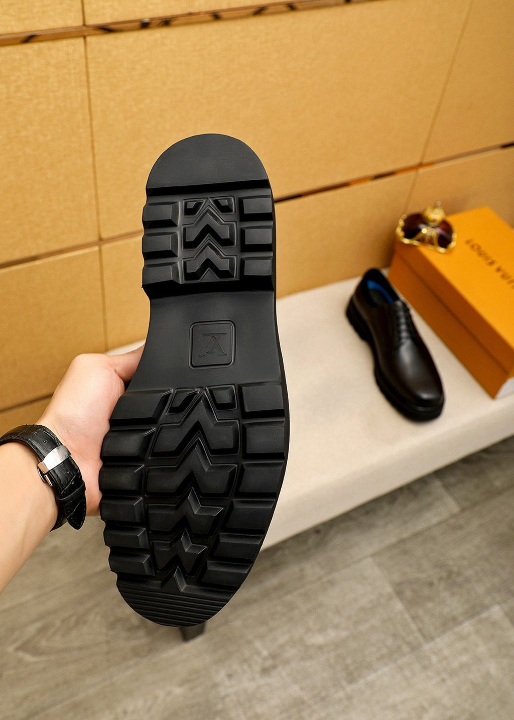 Louis Vuitton Black Lace-Up Business Shoes — detail