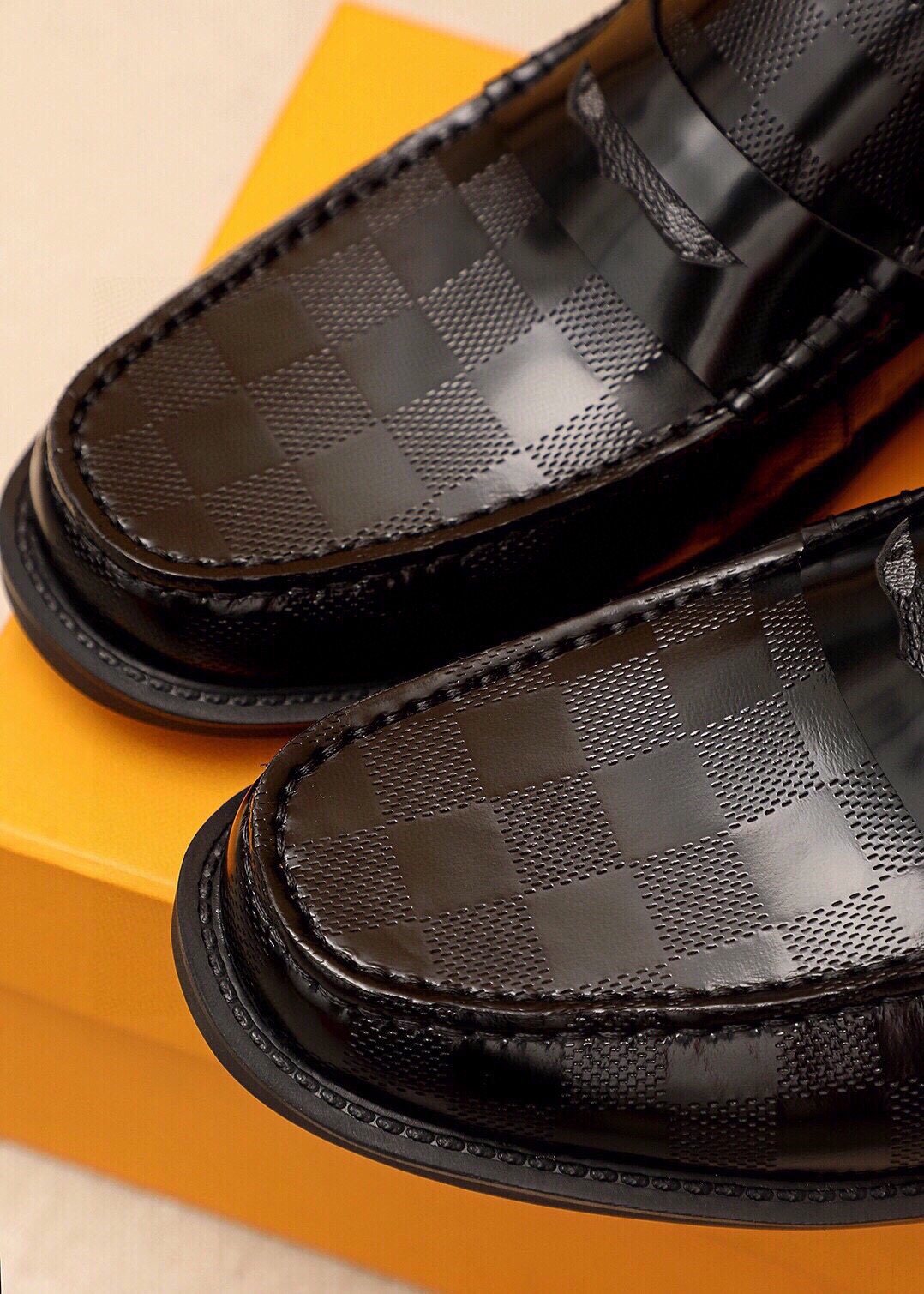 微商相册测试鞋子-Louis Vuitton Checkerboard Penny Loafers — detail