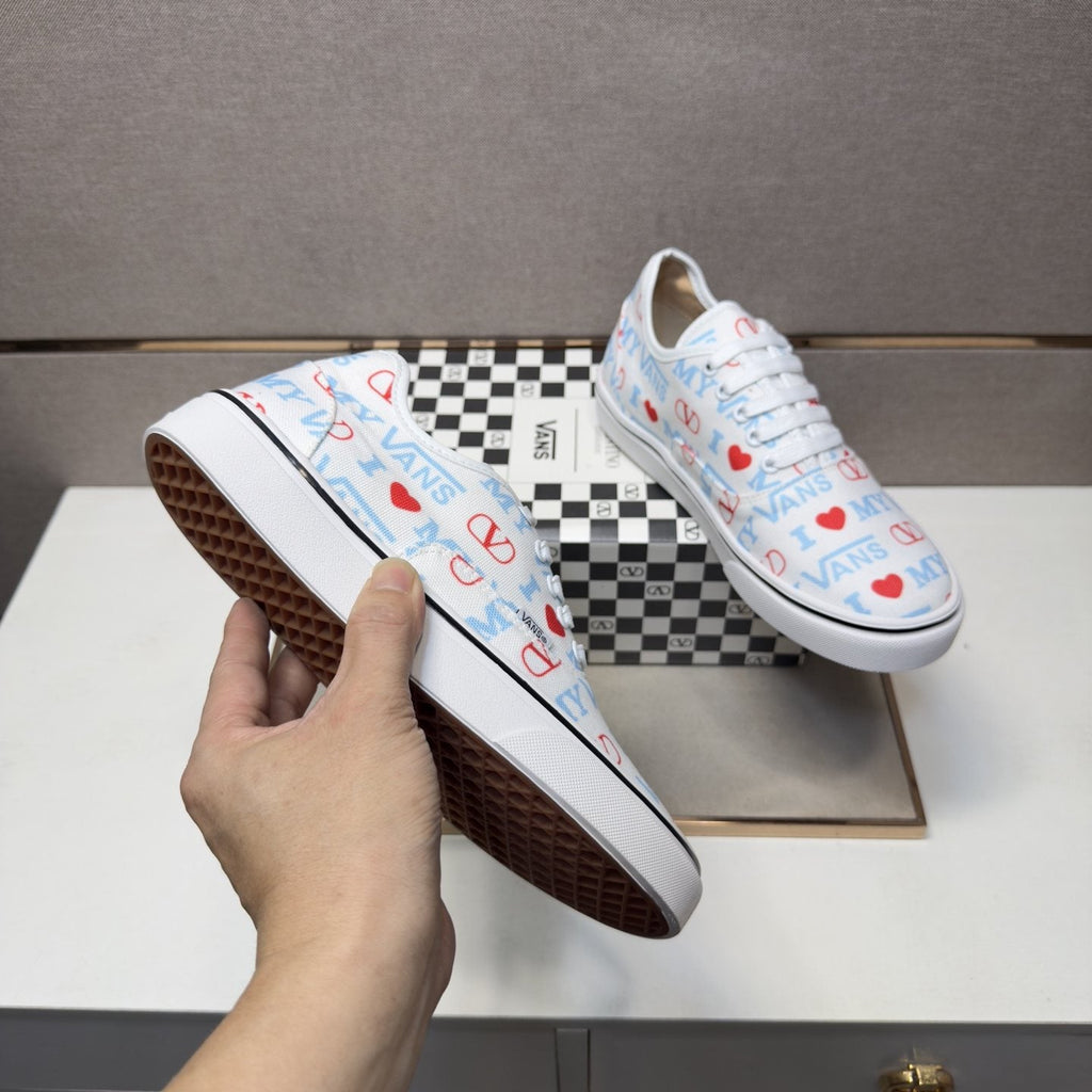 Vans White Graphic Low-Top Sneakers — detail