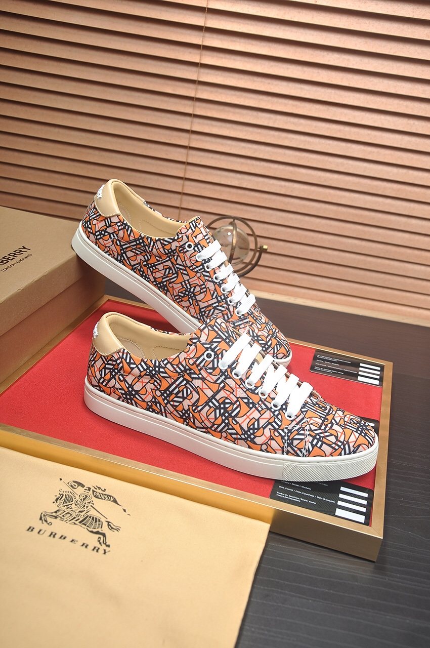 Burberry Orange Geometric Low-Top Sneakers — front
