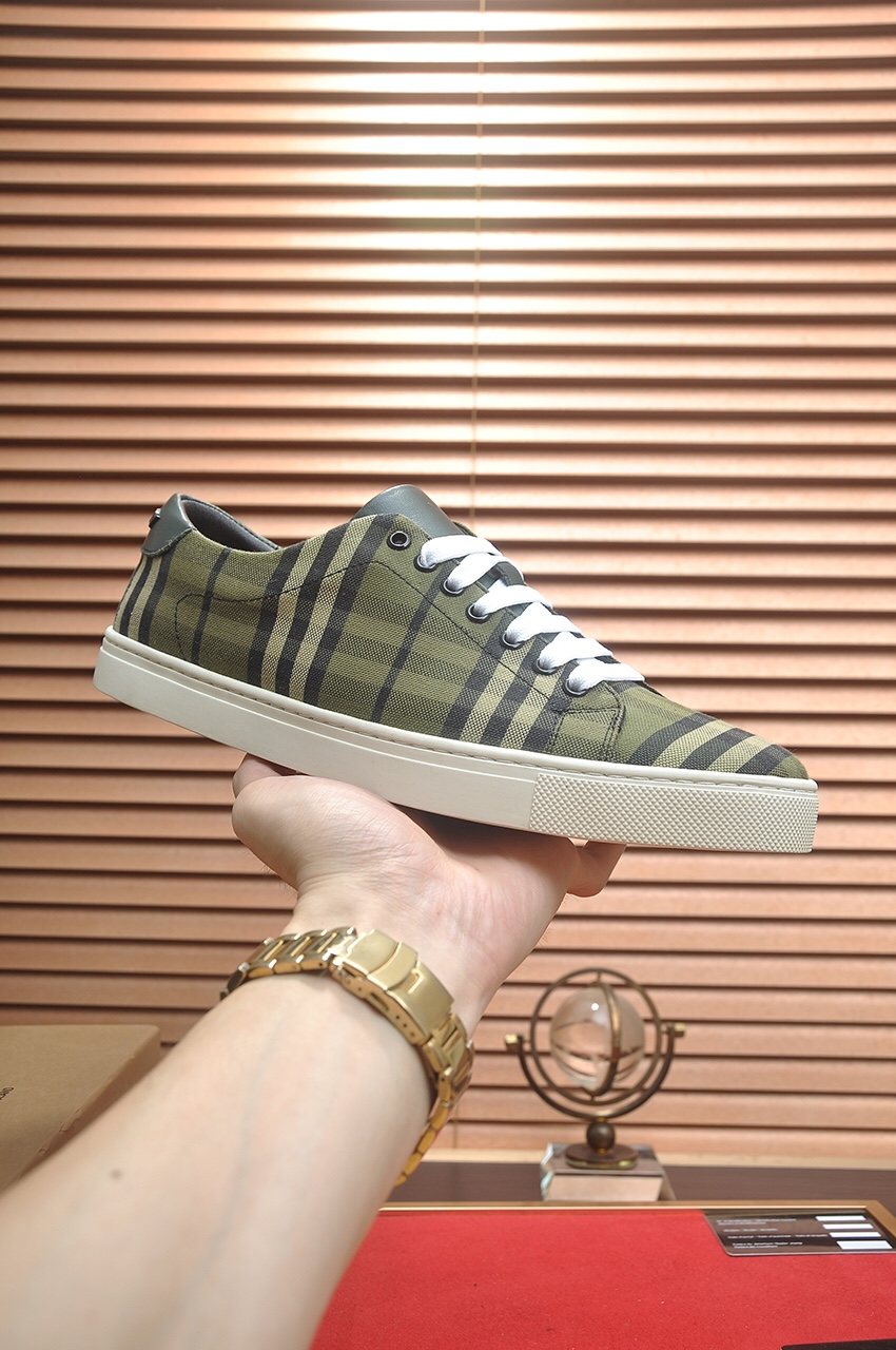 Burberry Olive Plaid Low-Top Sneakers — model