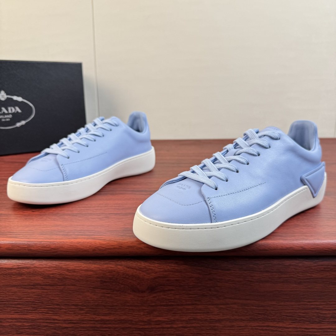 Prada Triangle Detail Low-Top Sneakers — front