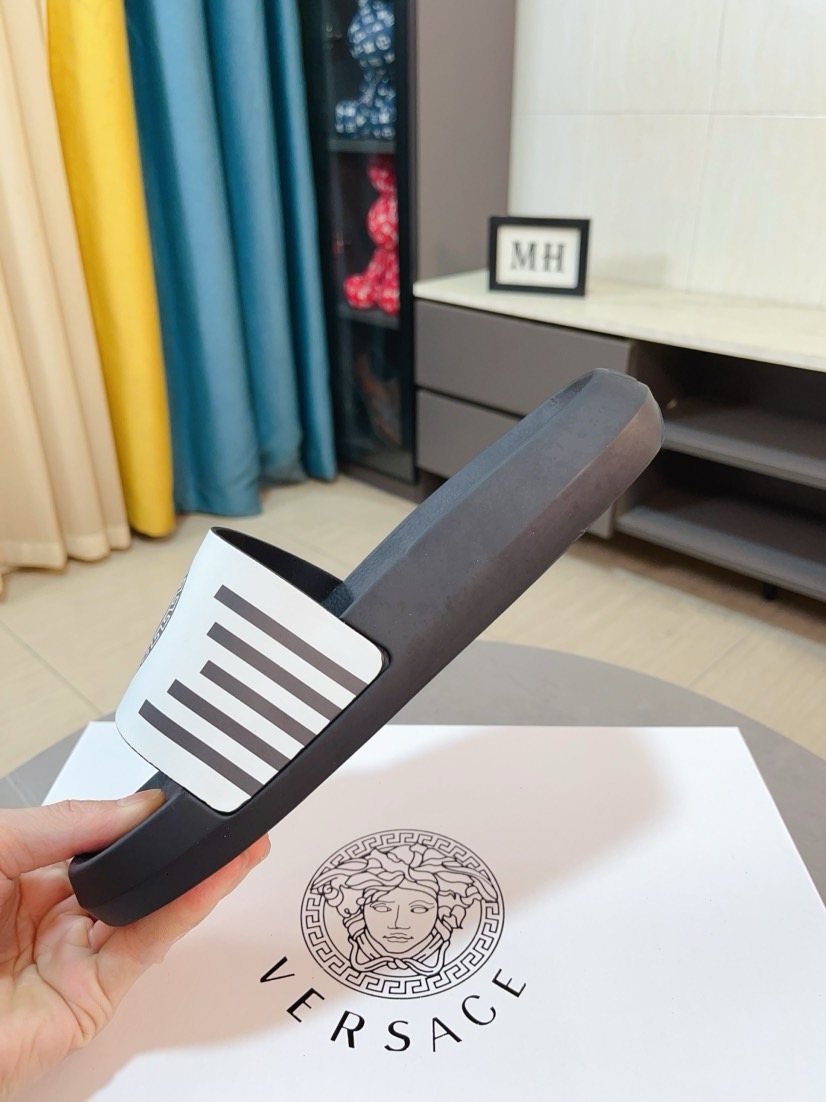 微商相册测试鞋子-Versace Striped Slide Sandals — side