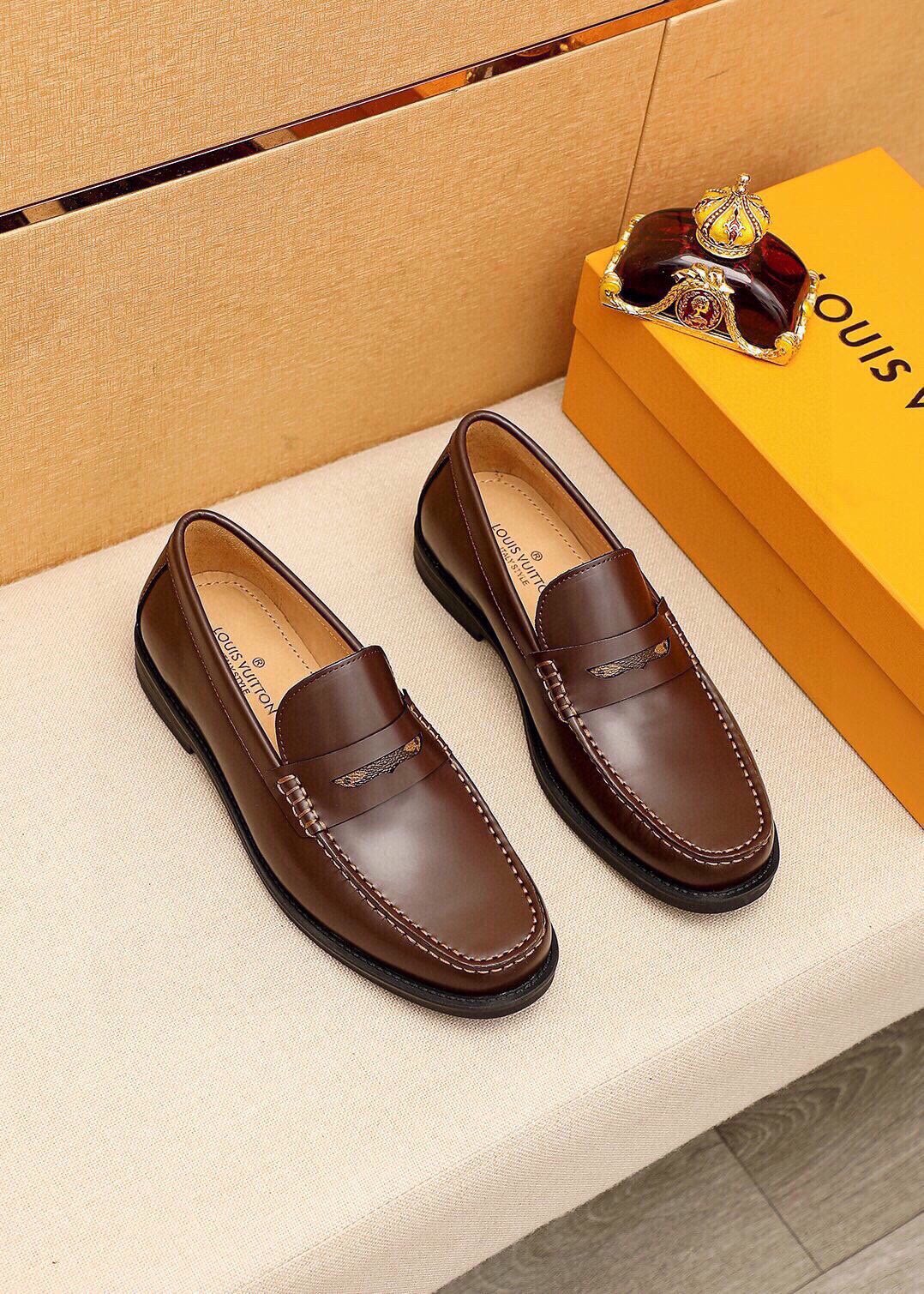 微商相册测试鞋子-Louis Vuitton Penny Loafers — hero