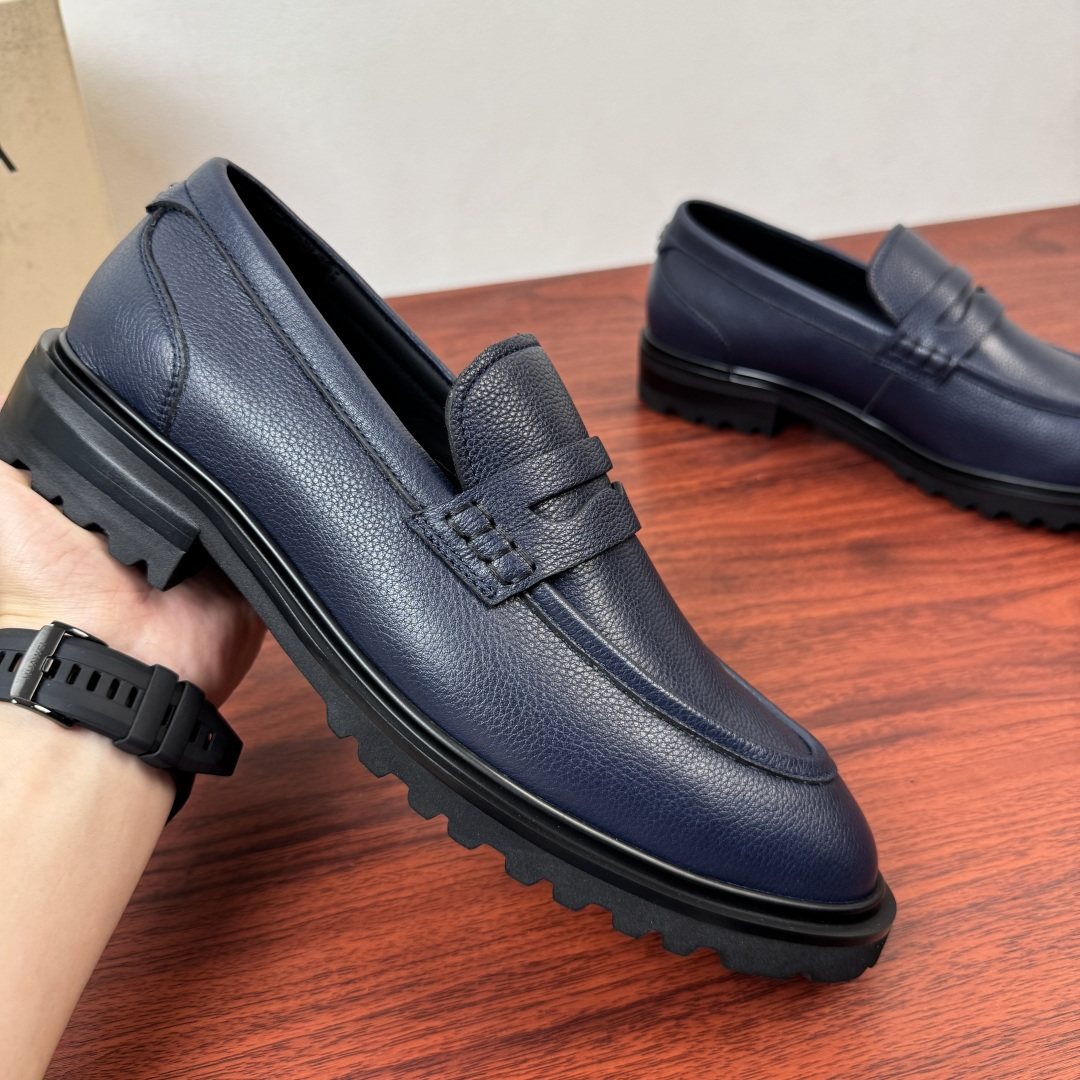 Dolce & Gabbana Lug Sole Loafers — model
