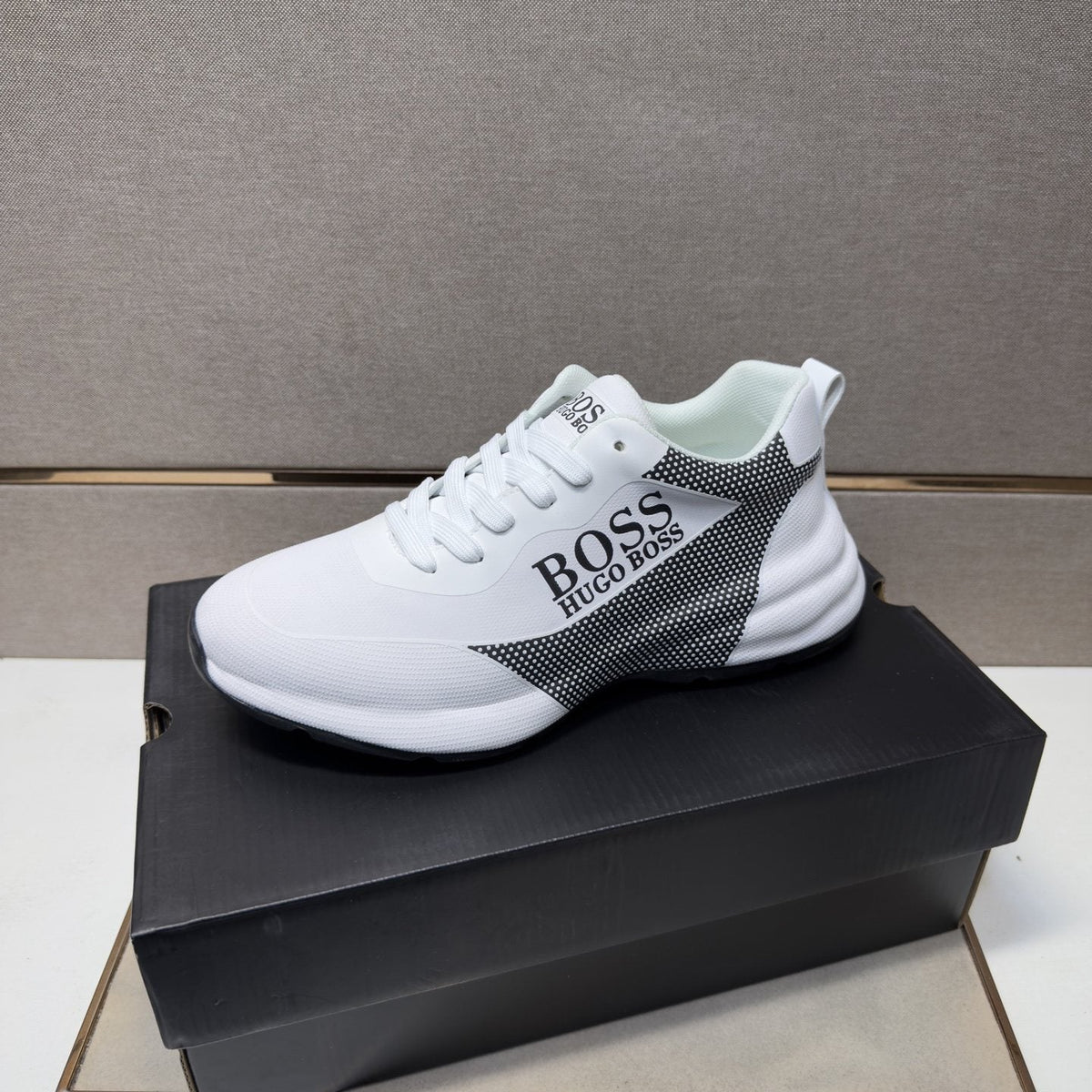 Hugo Boss Mesh-Panel Sneakers — front