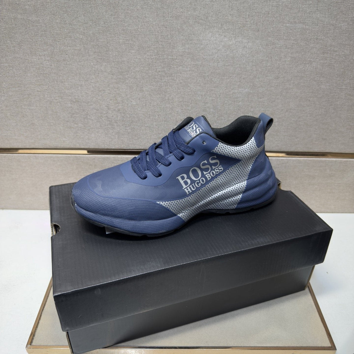 Hugo Boss Mesh-Panel Sneakers — front